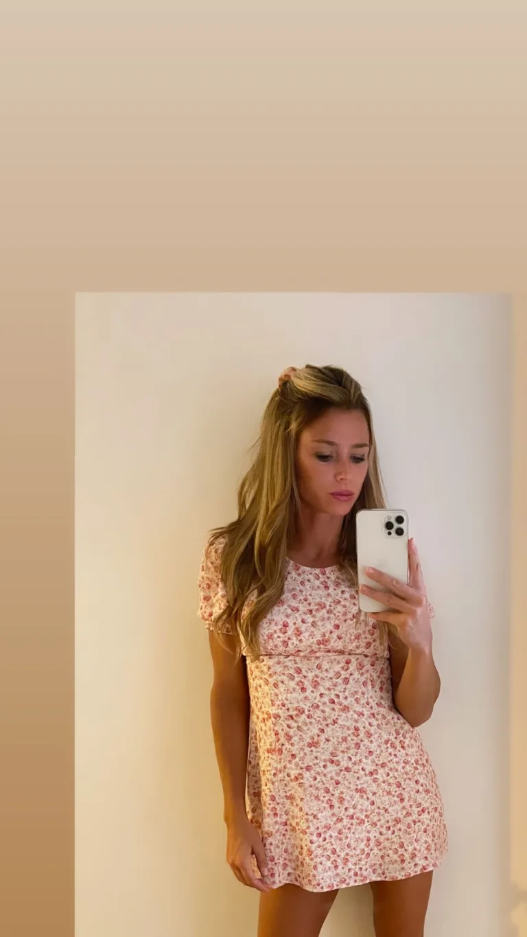 Camila Giorgi Takes Fans Behind the Scenes with Amazing Photos in Her Stories