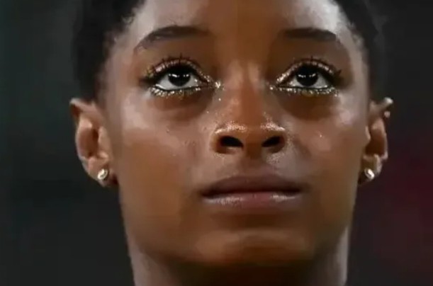 Simone Biles, with tears in her eyes, revealed her retirement from gymnastics and shared the joyous news of her pregnancy.