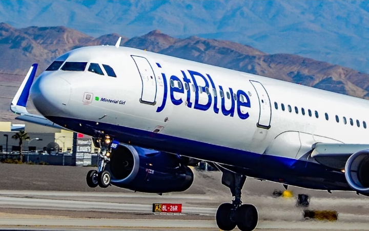 JetBlue Will Pay for Your Flight If You Do This