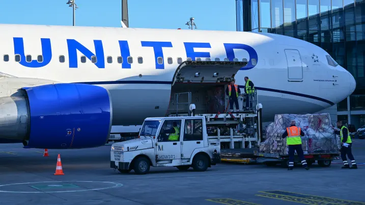 UBS downgrades United, citing risk of rising costs amid fleet upgrade