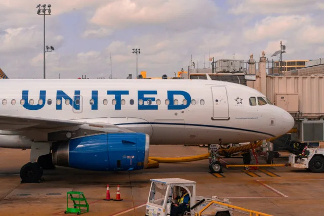 United Airlines employee figures out how to turn thousands of expired life jackets into bags and backpacks: ‘I wanted to find a more creative solution’