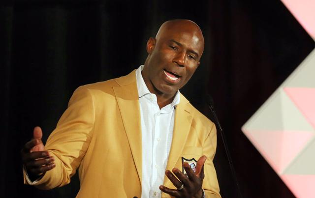 Video Of Broncos Legend Terrell Davis’ United Airlines being dragged Goes Viral