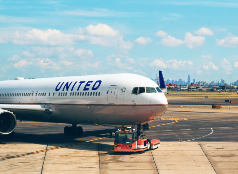 “Crew Is Vomiting”: United Airlines Flight Diverted Over “Biohazard” Scare