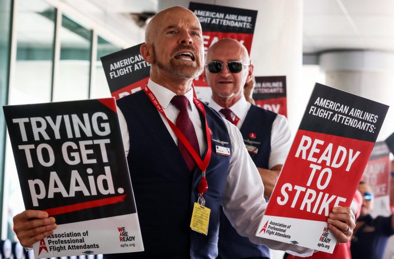 American Airlines offers to double some flight attendants’ pay over 5 years as it works to avoid strike