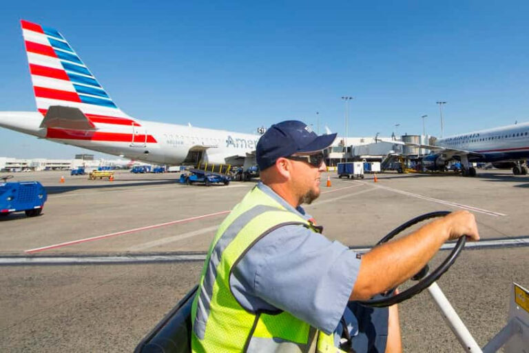 American Airlines finally absorbs US Airways’ brand