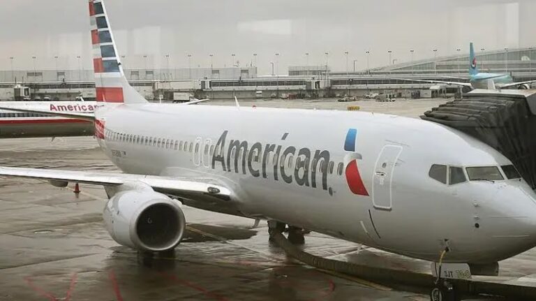 US airline suspends staff after black men kicked off flight