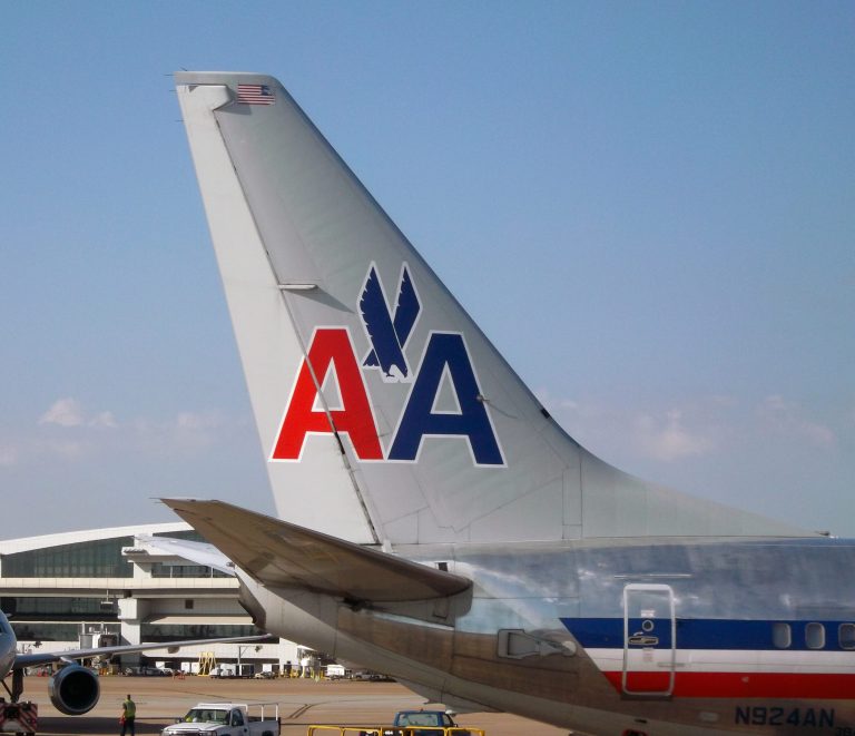 American Airlines Diverts Plane After A Female Passenger Screams “We’re All Gonna Die”