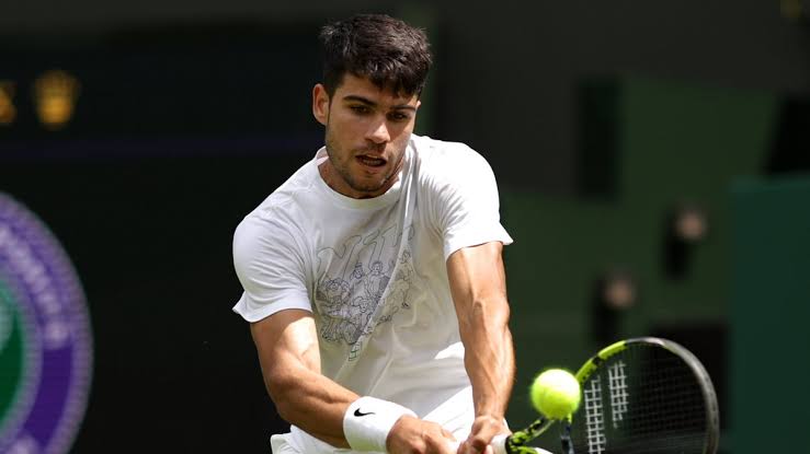 Problemy Carlosa Alcaraza. 269. tenisista walczył jak lew na Wimbledonie