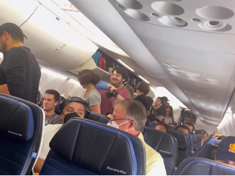 Money talks: United Airlines passengers can’t get up fast enough to volunteer their seats to Vegas and score jackpot offer