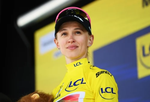 Historyczne sceny w Alpe d’Huez. Katarzyna Niewiadoma wygrała Tour de France!