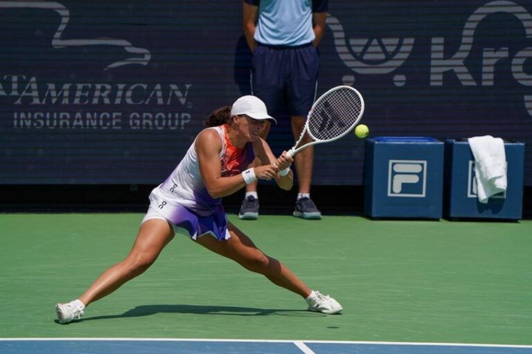 Iga Świątek kontra Kamilla Rachimowa w 1. rundzie US Open. Śledź przebieg spotkania w Interii