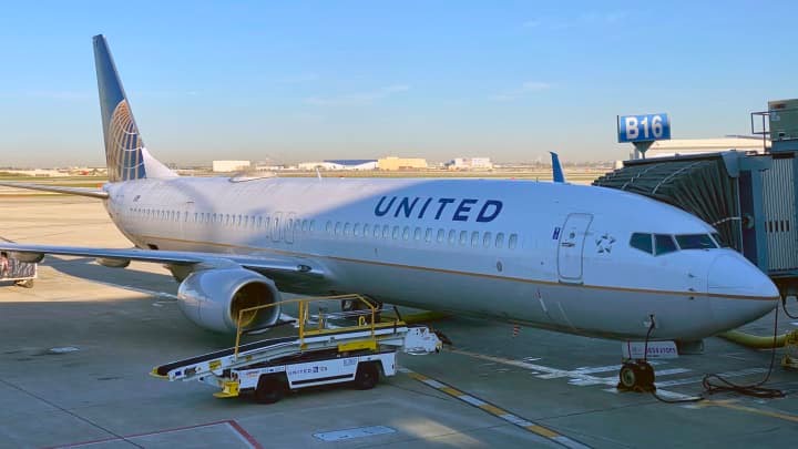 United Airlines Reviews: What to Know Before Flying