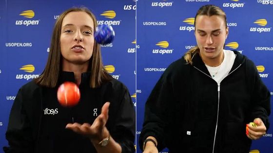 Iga Świątek i Aryna Sabalenka wzięły udział w wyzwaniu. Przepaść