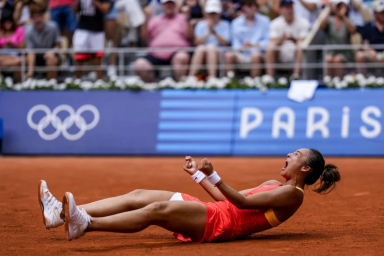 Numer 1 Iga Świątek przegrywa z Chinką Zheng Qinwen w półfinale Igrzysk Olimpijskich w Paryżu