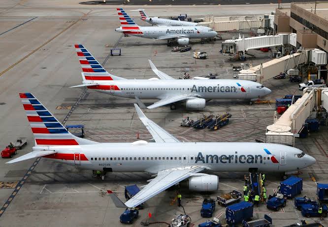 “Passenger Brawl on American Airlines Flight Causes Emergency Landing”