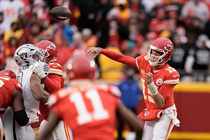 Kansas City Chiefs struggling to find their groove as NFL playoffs loom