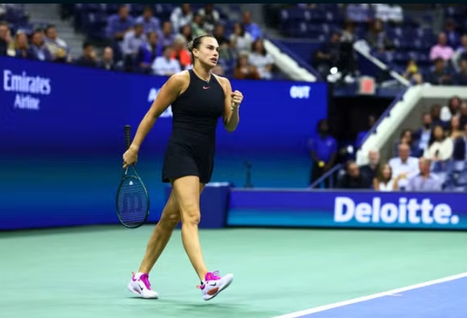 Sabalenka pokonuje Zhenga i dociera do czwartego półfinału US Open z rzędu