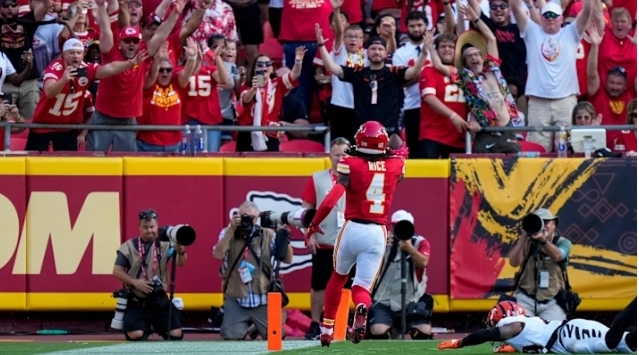 Chiefs are flawed, but are still the team to beat in AFC